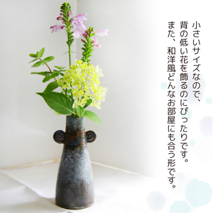 耳付き花瓶【長内工房】 陶器 インテリア 雑貨 花 フラワーベース 花瓶 花器 ロング シンプル シック インテリア雑貨 花 フラワー おしゃれ 手作り 12cm 円筒 うずまき 耳 渦 模様 もよう 飾る 一輪挿し 小さめ 陶芸作品 異国情緒 安定感 一点物 シンプル 上品 洋風 新生活 人気 オススメ おすすめ