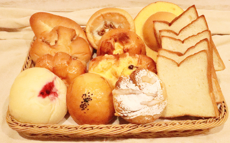 26-877．sakura ville 生食パンと人気パン詰め合わせセット