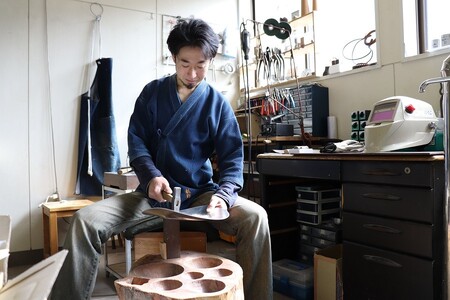 【金属工芸品】収穫の景色の盛皿