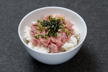 a15-692　焼津の鮪屋さんのネギトロ