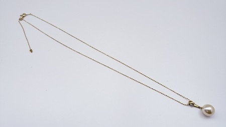 心が躍るリズミカルなシャンパンゴールドパールペンダント / あこや ネックレス 真珠 伊勢志摩 志摩 アクセサリー  ギフト パール 母の日 クリスマス 入学式 卒業式 結婚式 冠婚葬祭 成人祝