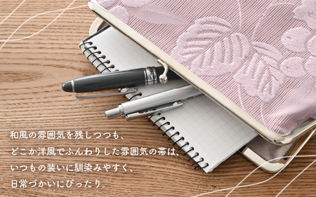 ゆかた帯のシェア日本一の帯で仕立てたがまぐち平ポーチ (くすみピンク濃) 1点 [B-9402_02]