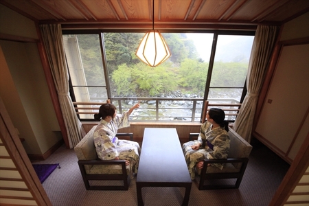 テレビ朝日で放送されました！＜ハイグレードプラン＞1泊2食 足柄牛しゃぶしゃぶと地酒利酒のこだわり会席 ペア宿泊券 中川温泉 かくれ湯の里 信玄館 【平日・日曜限定】飲泉も可能なPH10のアルカリ温泉を、深夜もご利用できる3つの貸切風呂で堪能しませんか