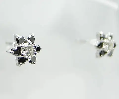 ピアス 天然 ダイヤモンド ブラックダイヤモンド 0.28ct フラワー ペア スタッド SIクラス ダブルロックキャッチ【K18WG】 P-12 （KRP）G66-1413