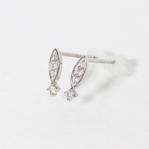 K18ホワイトゴールド 0.08ct ダイヤモンドピアス 　K18 18金 ダイヤモンド ピアス ジュエリー アクセサリー ホワイトゴールド 人気 おすすめ レディース ダイヤ0.04ct×2 カラット ダイヤモンド 山梨県 甲斐市 BQ-101