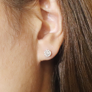 K18ホワイトゴールド 取り巻きダイヤモンドピアス 0.34ct　 K18 18金 ダイヤモンド ピアス ジュエリー アクセサリー ホワイトゴールド 人気 おすすめ レディース ダイヤ0.17ct×2 カラット ダイヤモンド 山梨県 甲斐市 BQ-105