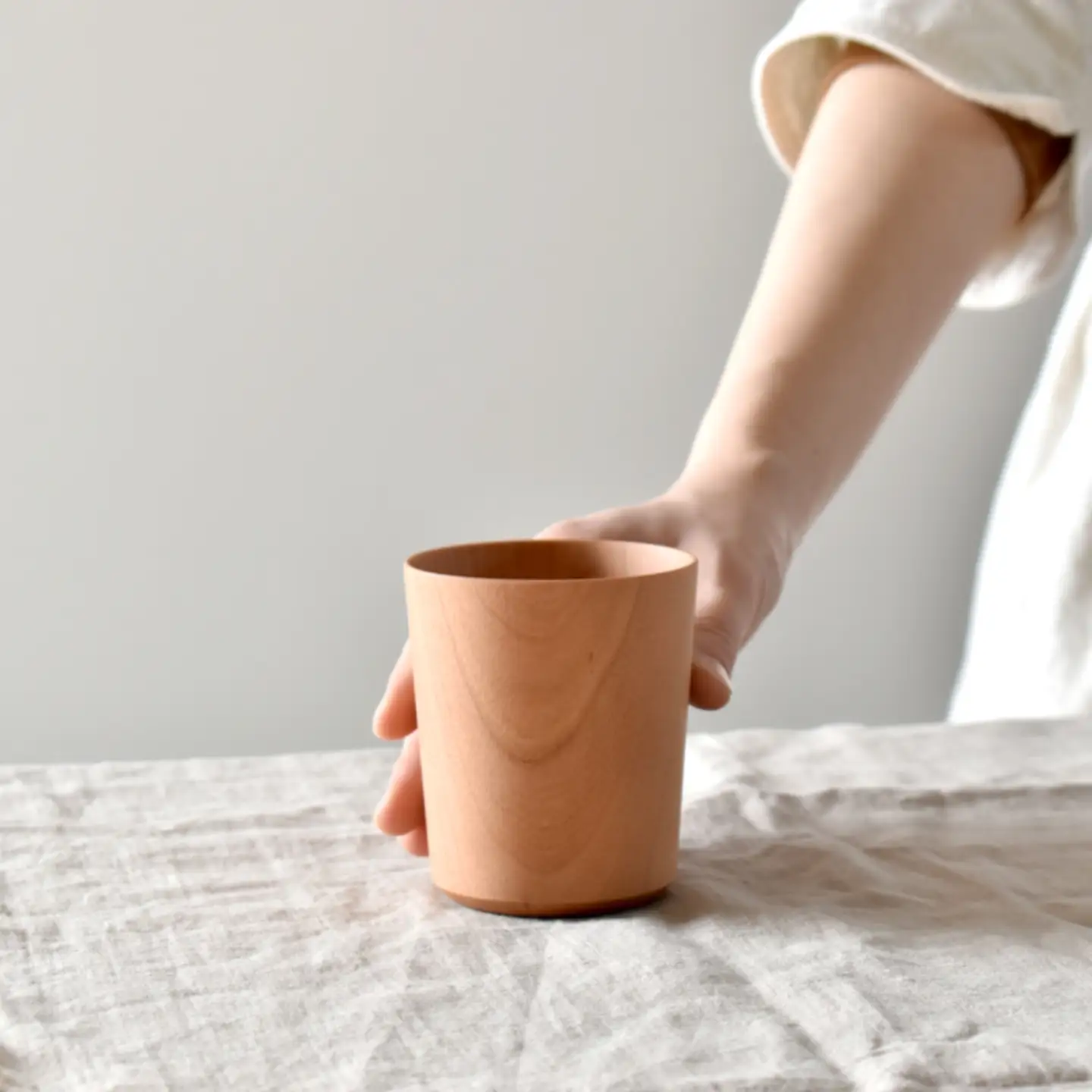 【Hacoa】食卓に温もりを添える天然木チェリーのコップ「Wooden Cup」