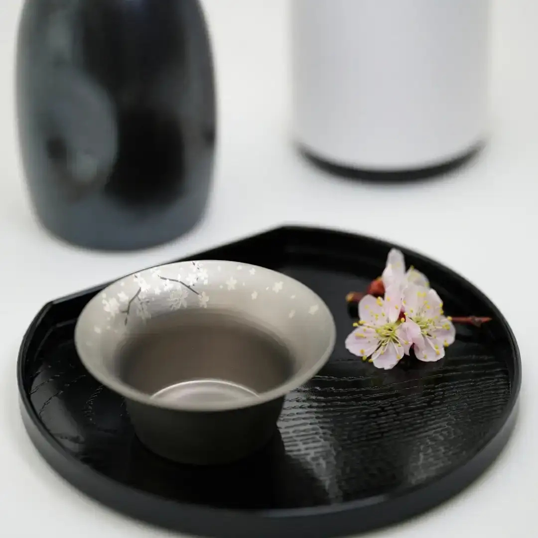 純チタン製お猪口 富士(Fuji) ・秋(紅葉) オシャレ おちょこ ぐいのみ おしゃれ 酒器 日本酒 チタン 燕三条製 プレゼント 退職祝い  【022S065】