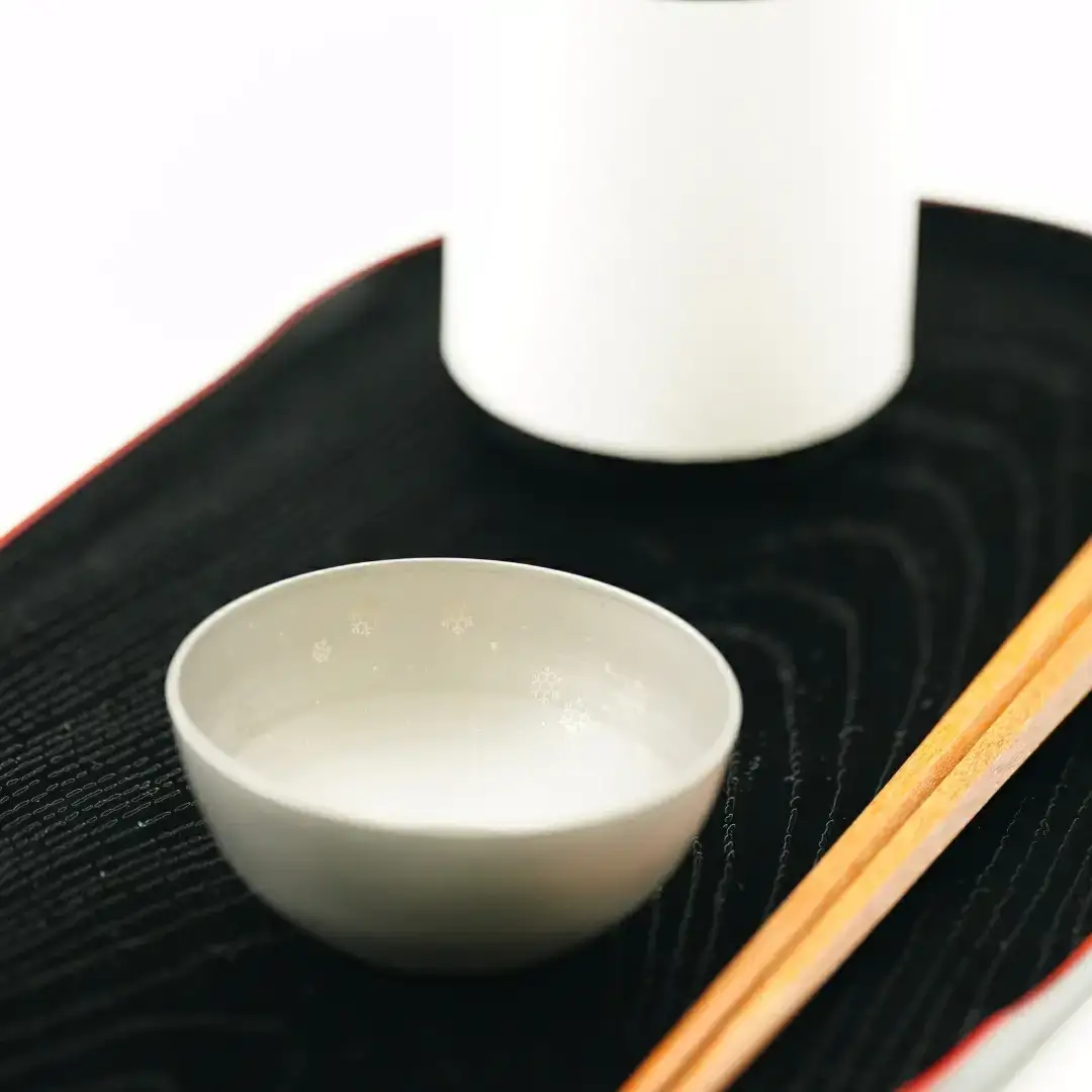 純チタン製お猪口 裕(Yuu)・冬(雪) オシャレ おちょこ ぐいのみ おしゃれ 酒器 日本酒 チタン 燕三条製 プレゼント 退職祝い  【022S070】