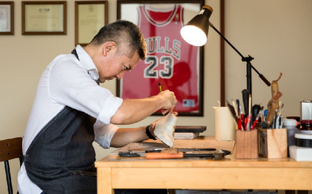 靴職人が作るオーダーメイド革ベルト（赤）還暦祝いにも【靴工房カステッリーノ】 革 ベルト オーダーメイド 工房 靴職人 靴 ハンドメイド 雑貨 日用品 ファッション イタリア レザー 赤 あか 南国 沖縄 おきなわ オキナワ 名護 なご
