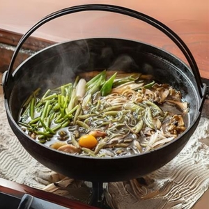 じゅんさい 鍋セット 4～5人前 白神地鶏 稲庭うどん 寄せ鍋 セット 野菜付き 地鶏 鶏鍋 白神特選　シャディハッピー