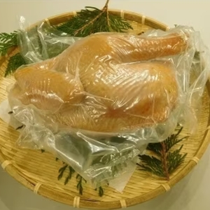 スモークチキン 秋田 比内地鶏 スモーク 半身 約1kg 地鶏 燻製 チキン 鶏 鶏肉 お肉 肉 おかず 惣菜 パーティー 冷凍 冷凍配送 白神 秋田県