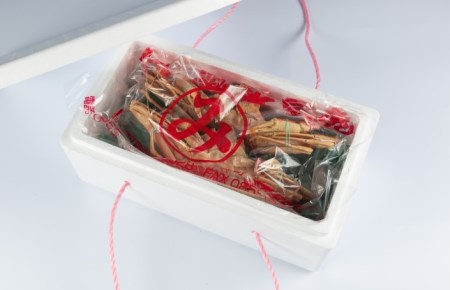 OM-24　【冷凍】ブランドタグ付 ボイル松葉ガニ（400ｇ～500ｇを２枚）