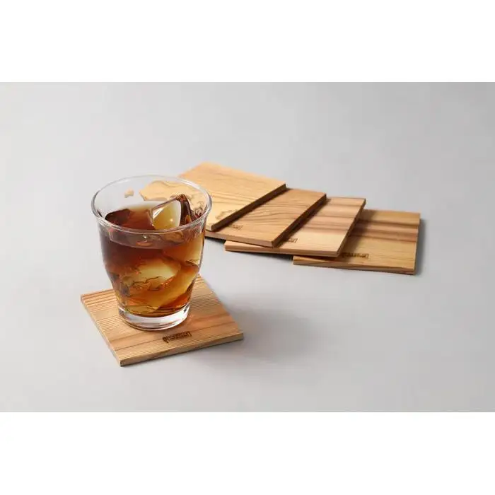 樹齢350年を超える箱根の杉を再生利用したコースター5枚セット［工芸品工芸品］