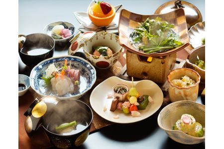 あまみ温泉南天苑ペア宿泊ご招待〈文化財の宿で過ごす一夜〉