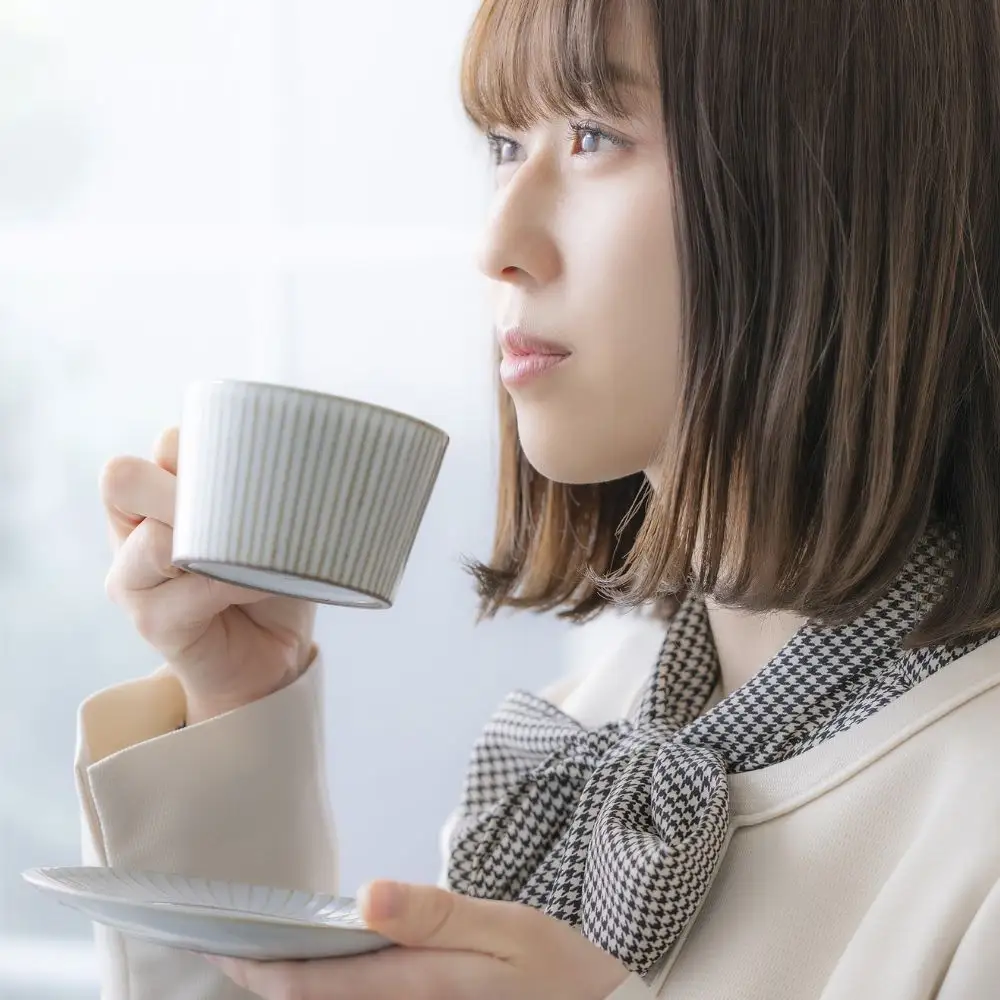 【萬古焼（ばんこやき）】４ｔｈ－ｍａｒｋｅｔプラートカップ＆ソーサーギフト２客セット　4th-market 食器 カップ ソーサー ギフト カフェ 陶器 陶磁器 テーブルウエア 皿 セット 日本製 ティーカップ コーヒーカップ 贈答 贈答品 プレゼント おしゃれ かわいい 結婚祝 出産祝 誕生日 普段使い 手作り 雑貨 伝統工芸 白 グレー シンプル