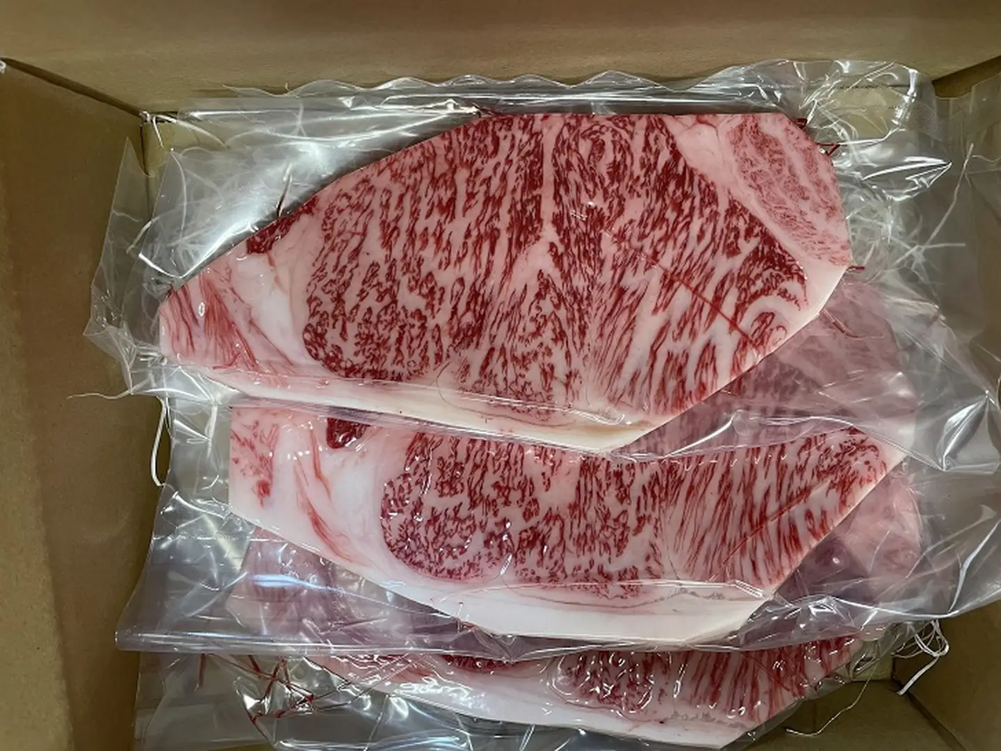 佐賀牛(A5ランクプレミアム) ロースステーキ 200g×3：B320-001