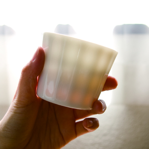 【美濃焼】 フリル ミニカップ 4個セット ホワイト 瑞浪市 / JS企画 小田陶器 カップ コップ マグ [AZAZ247]