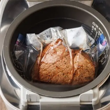思わず作りたくなる ローストビーフ 北海道産 牛肉 400g×8個 計3.2kg_ローストビーフ用 赤身 ブロック 国産 調理 ギフト 肉好き レストラン 贅沢 極上 エスフーズ北海道 釧路町 釧路超 特産品 _【配送不可地域：離島】【1503160】