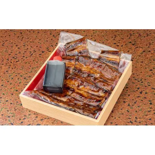 【父の日ギフト】本部うなぎ屋　国産鰻の蒲焼　カット済み＜12-1a＞