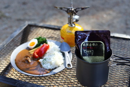 横瀬自慢のビーフカレー　中辛（200g×3袋）【茨城県共通返礼品（常陸牛）】｜やわらか肉　とろみ　レトルト　常陸牛　カレー　常温　温めるだけ　保存食　災害非常食　キャンプ　お中元　お歳暮　ギフト  防災 備蓄 非常食 保存食  アウトドア ※離島への配送不可 ※2026年1月中旬以降に順次発送予定