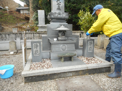 ふるさとのご先祖にお気持ちをお届けします（新居浜市内墓地限定） お墓掃除