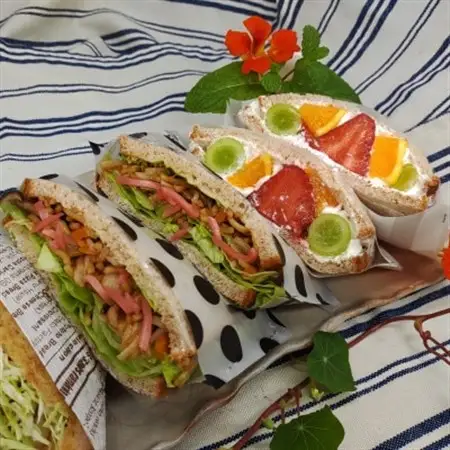 季節のもちもちベーグル6個(3種×2個)＆薄切り全粒粉食パンセット(ジャム付)【配送不可地域：離島】【1503566】