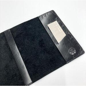 革工房いんのしま シワが楽しめる牛革ブックカバー新書本サイズ(色：黒)