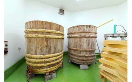 【6ヶ月定期便】美味しょうゆ　1L×1本 / 和歌山県 田辺市 醤油 しょう油 天然醸造 かけ醤油 こいくち醤油【toz020-tk】 