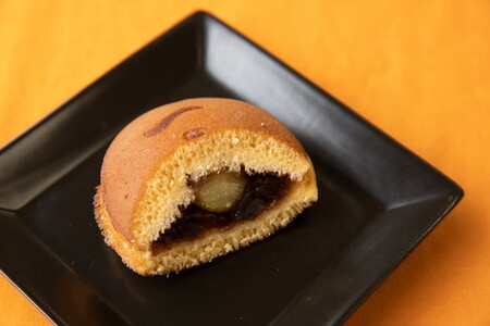 11-2　栗入りどら焼き・季節の上生菓子つめ合わせ（12ヶ入）