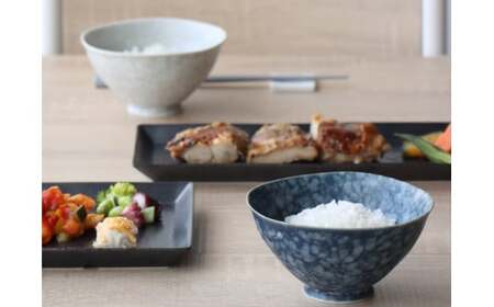 有田焼 ペア茶碗セット ルリマットホワイト＆グレーマットホワイト ご飯茶碗【山忠】ごはん茶碗 ライスボウル ボウル 食器 器 うつわ 軽量 シンプル モダン おしゃれ マーブル ネイビー グレー 小ぶり 2個セット 夫婦茶碗 結婚祝い ギフト A22-57