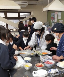 子ども食堂とフードパントリーへの支援（10,000円）