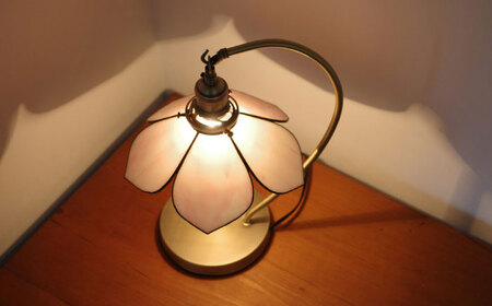 ステンドグラス テーブルランプ ベルフラワーピンク ランプ / Nijiiro Lamp ニジイロランプ [BBAD020]