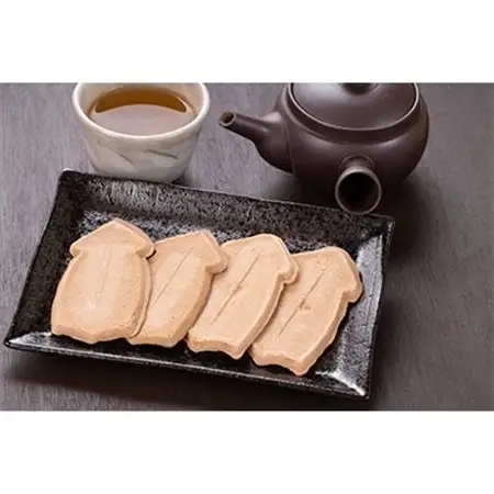 【三陸銘菓】元祖いかせんべい 三鉄車両箱ギフトボックス　〔2枚入×8袋〕×3箱_菓子・スイーツ 煎餅・おかき  せんべい センベイ_【1002531】