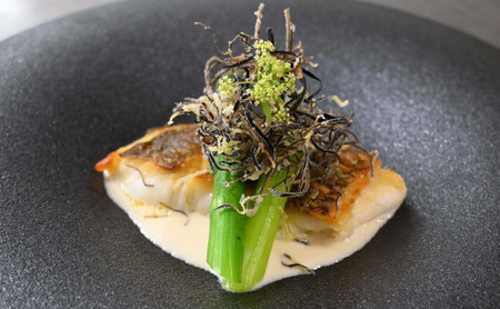  古民家レストランChez SAWAお食事券15,000円分【フレンチ レストラン 離島 知夫里島 Chez SAWA 本格的 フレンチレストラン シェフ 腕 こだわり 食材 手軽 島根県 隠岐 知夫里島 】