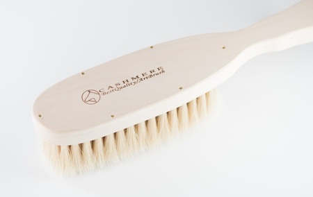 【浅草アートブラシ】手植え最高級カシミヤ用洋服ブラシ「名宝」（桐箱入り）_0091-059-T06