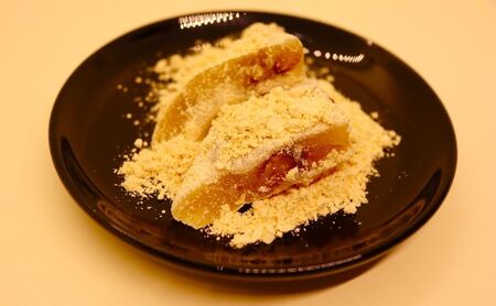 和菓子 九十九餅 4個セット(8枚入り) お菓子 おかし おやつ スイーツ お茶菓子 もち きな粉 お取り寄せ お土産 冷蔵 東京 目白 志むら 