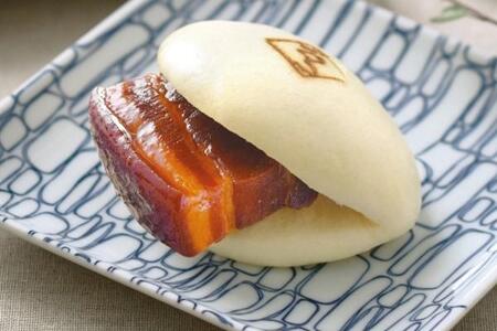 角煮まん 4個・角煮めしおにぎり 5個 詰合せ 角煮家こじま (MO-45)