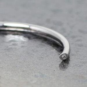 【SILVERプラチナコーティング】ダイヤモンド2粒が密かに輝くバングル 遊び心ある大人アクセサリー 人気の大人カラー SV-B005 ジュエリー