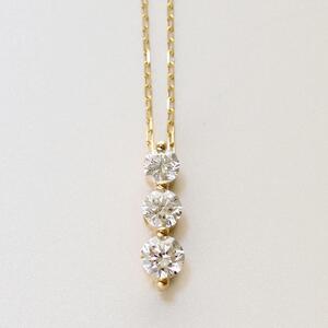 【K10イエローゴールド ラボダイヤモンドネックレス】0.435ct 3粒ダイヤのトリロジーネックレス 上品な美しさ 長さ50cm K10-N006 ネックレス