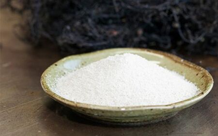 海人の藻塩 布袋入り（300g）6000円 塩 しお 藻塩 も塩 旨味 まろやか 海藻 ホンダワラ ミネラル 天ぷら 野菜 肉 焼肉 焼き肉 魚 焼魚 豆腐 家庭用 贈答用 贈答 下味  愛南町 愛媛県 朋和商事株式会社 蒲刈物産株式会社