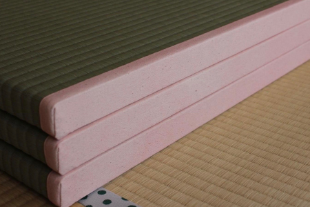 4分の1サイズの畳 桜染め【畳 たたみ おしゃれ コンパクト 置き畳 壁掛け インテリア 数量限定 国産天然素材 和モダン 和風 和インテイリア 家具 マット 吸湿作用 ベビー T1/4=T-Quarter】