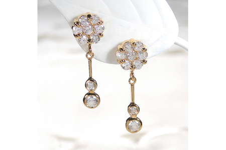 ピアス K18YG イエローゴールド ダイヤモンド 【0.9ct】フラワー 花 揺れるピアス 振り子 スタッドピアス【f232-k18yg】 [株式会社オーダーメイドジュエリーメイ 山梨県 韮崎市 20743766] ピアス アクセサリー アクセ ジュエリー