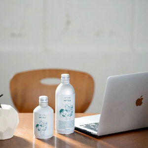 DECON (デコン) ka-ra-da mizu (みず) 490ml 1箱24本入り