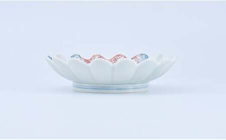 有田焼 文青 地紋 菊形6.5寸皿 18cm【まるぶんオリジナル】食器 器 うつわ 磁器 和食器 皿 プレート 取皿 中皿 フルーツ皿 菊皿 初期伊万里 赤絵 お正月 ハレの日 手描き 食洗機対応 30000円 3万円 A30-823