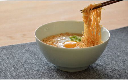 有田焼 究極のラーメン鉢 青白磁 レンゲ付【まるぶん】食器 器 うつわ 磁器 陶磁器 麺鉢 ラーメン鉢 丼 丼ぶり どんぶり シンプル おしゃれ ブルー 水色 電子レンジ対応 食洗機対応  A22-72