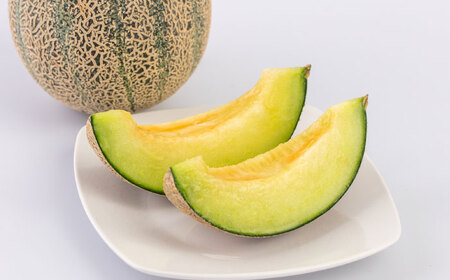 【2026年6月中旬以降順次発送】【数量限定】 壱岐産 アムスメロン 4〜6玉（5kg～6kg前後） 《壱岐市》【壱岐市農業協同組合】[JBO017] 