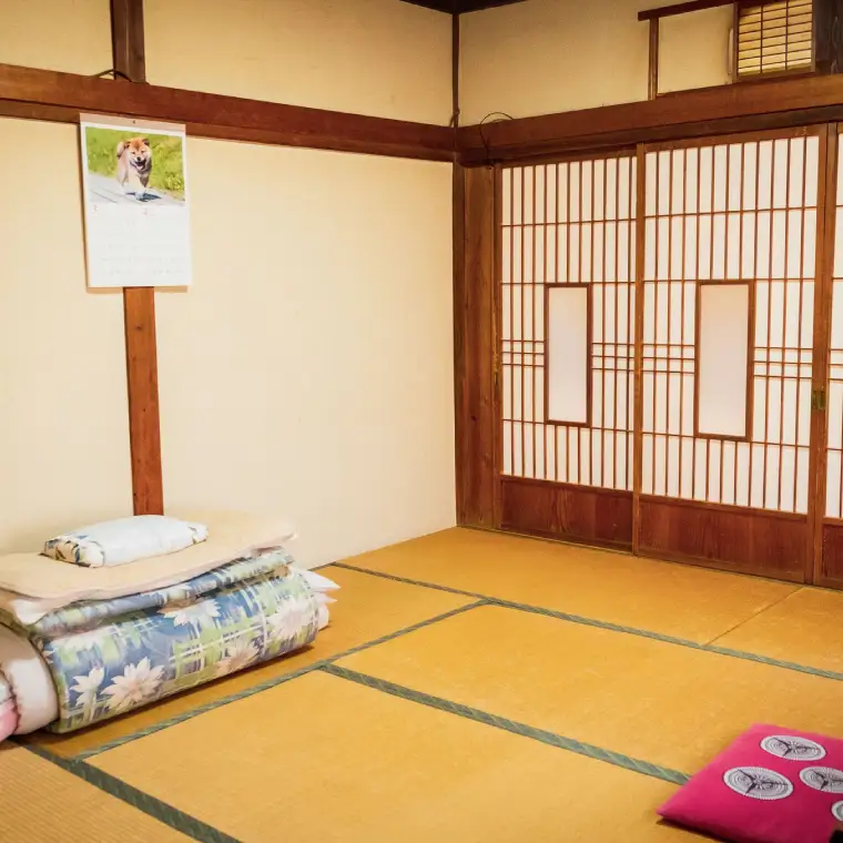 【本野旅館】紫波町 昭和レトロ 日本の伝統的 宿泊施設 宿泊チケット【夕食付】 (EB003) 昭和レトロな雰囲気を醸し出す日本の伝統的な宿泊施設