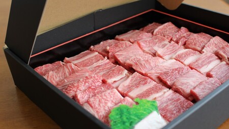 【5ヶ月/ 定期便 】きたかみ牛 牛肉 贅沢コース A5 A4 人気 肉 牛ロース 上カルビ モモ カタ バラ すき焼き 焼肉 BBQ お歳暮 忘年会 贈答用 カルビ 岩手県 北上市 P0022 （お肉のたかゆう）