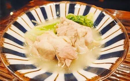 【7営業日以内発送】長崎県産 対馬地鶏 鍋セット（2～3人前） ／ モモ ムネ 白湯スープ ジューシー 惣菜 冷凍 長崎県産 国産 お肉 肉 地鶏 九州 長崎県 長崎市
